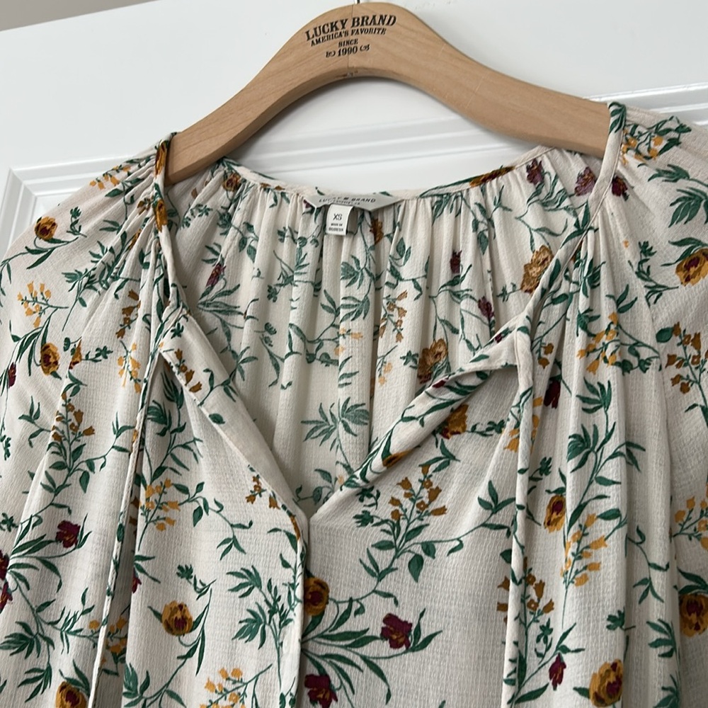 Lucky Brand Beige Floral Print Tie Front Blouse w Buttons, Long Sleeves XS